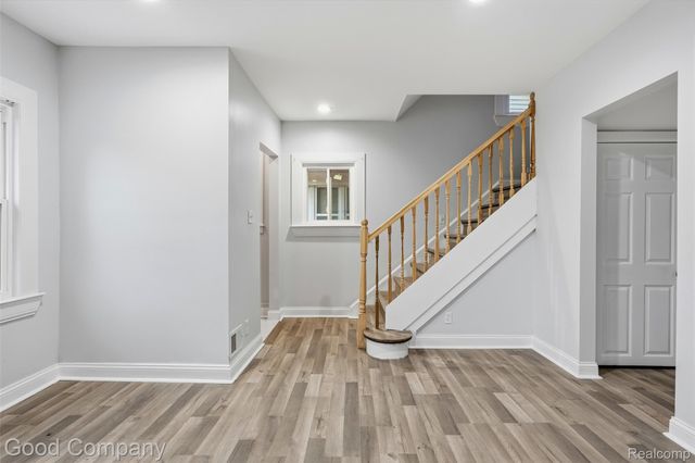 2717 burlingame, Detroit, MI 48206