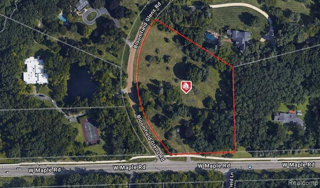 6455 Bloomfield Glens Road, West Bloomfield, MI 48322