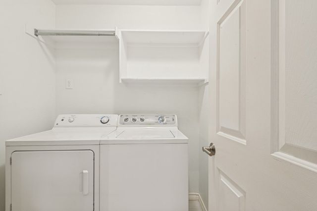 2237 Wembley Wood Lane, Bedford, TX 76022