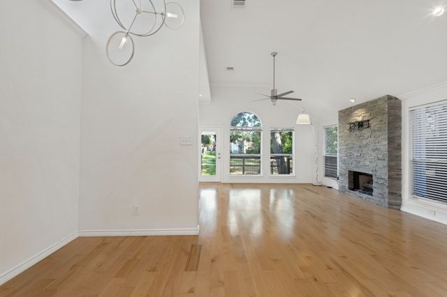 2237 Wembley Wood Lane, Bedford, TX 76022