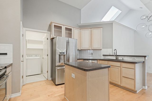 2237 Wembley Wood Lane, Bedford, TX 76022