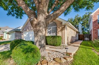 2237 Wembley Wood Lane, Bedford, TX 76022