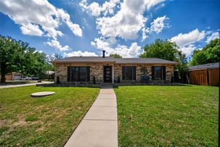 817 Oakland Street, Grand Prairie, TX 75052