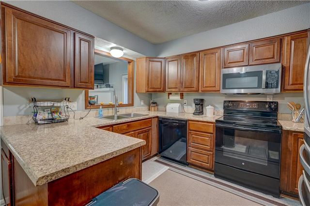 1708 S Pearl Street, Independence, MO 64055