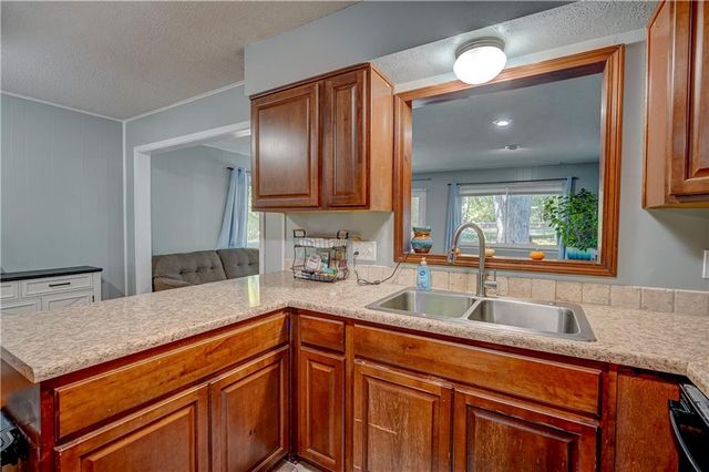 1708 S Pearl Street, Independence, MO 64055
