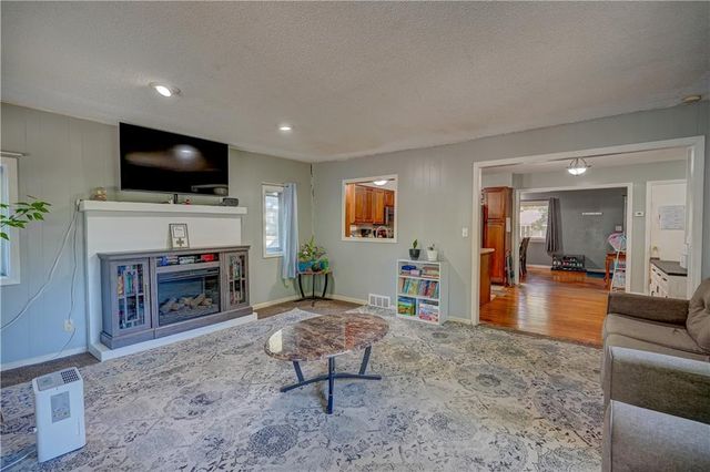 1708 S Pearl Street, Independence, MO 64055