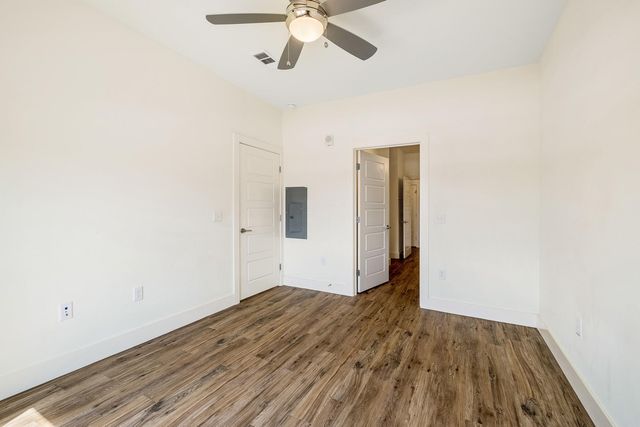 6444 Burnet RD 207, Austin, TX 78757