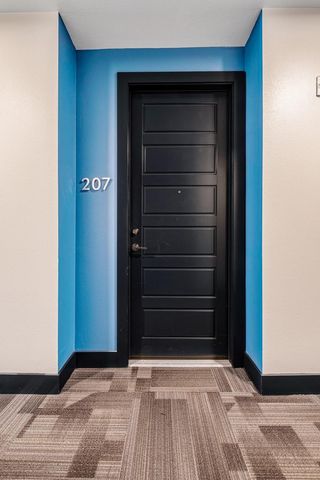 6444 Burnet RD 207, Austin, TX 78757