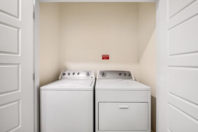 6444 Burnet RD 207, Austin, TX 78757