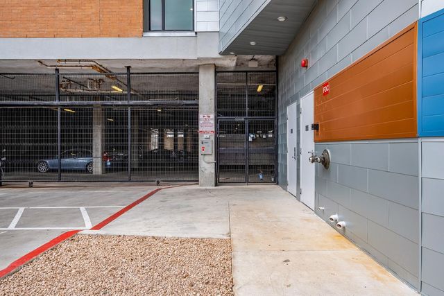 6444 Burnet RD 207, Austin, TX 78757