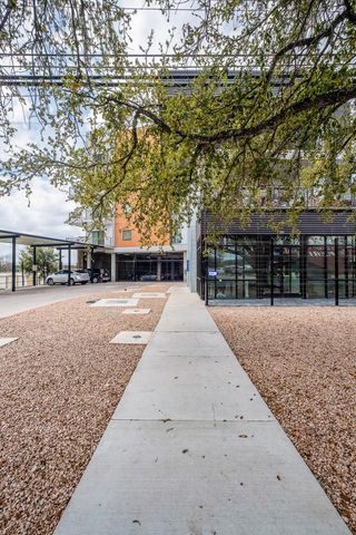 6444 Burnet RD 207, Austin, TX 78757