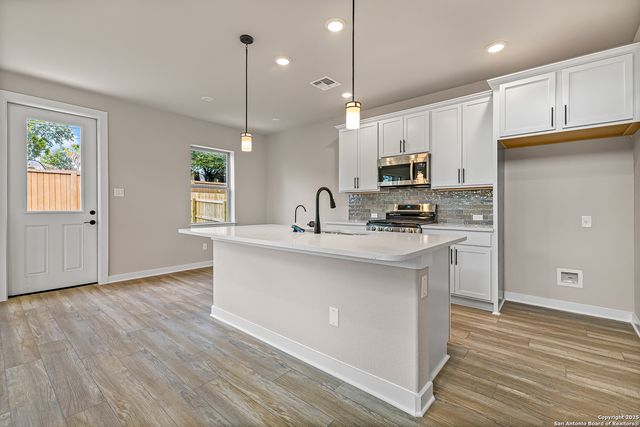 100 Tribus, Leon Valley, TX 78238