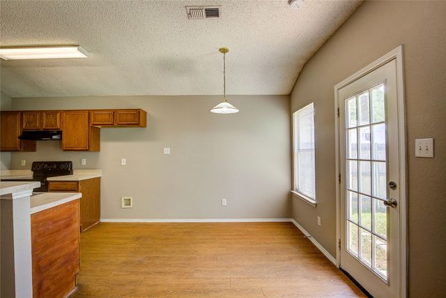 2363 Laurelhill Lane, Fort Worth, TX 76133