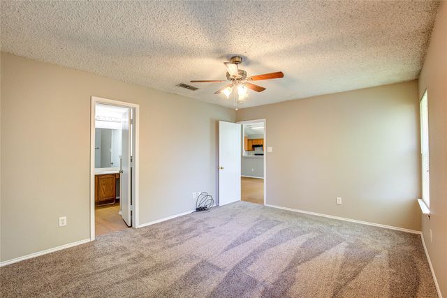 2363 Laurelhill Lane, Fort Worth, TX 76133