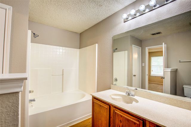 2363 Laurelhill Lane, Fort Worth, TX 76133