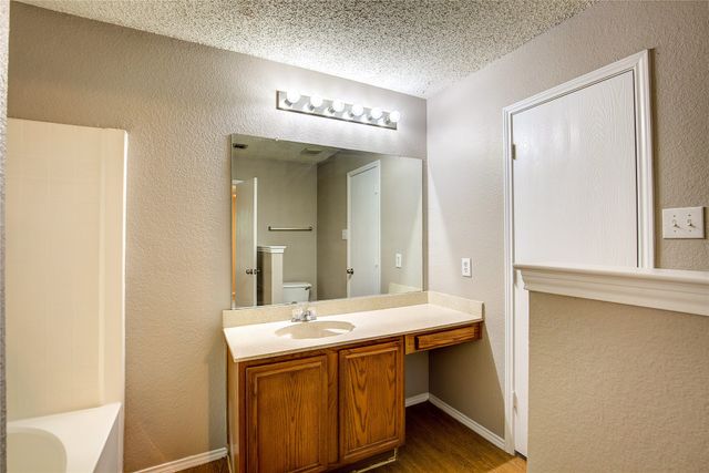 2363 Laurelhill Lane, Fort Worth, TX 76133