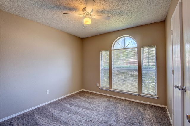 2363 Laurelhill Lane, Fort Worth, TX 76133