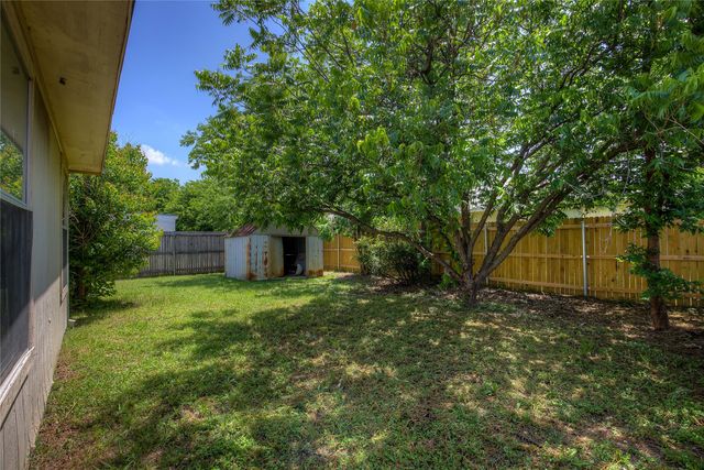 2363 Laurelhill Lane, Fort Worth, TX 76133