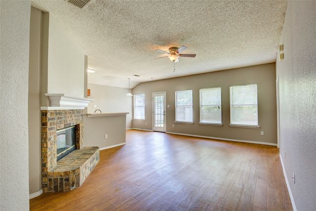 2363 Laurelhill Lane, Fort Worth, TX 76133