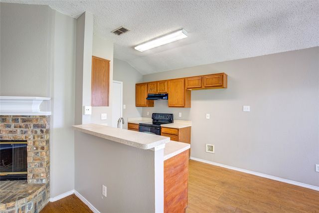 2363 Laurelhill Lane, Fort Worth, TX 76133