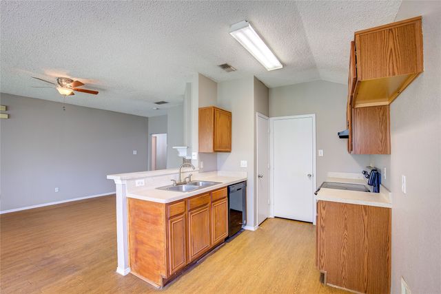 2363 Laurelhill Lane, Fort Worth, TX 76133