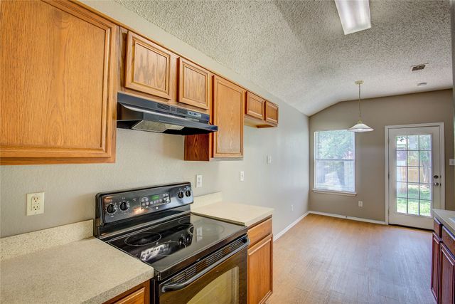 2363 Laurelhill Lane, Fort Worth, TX 76133