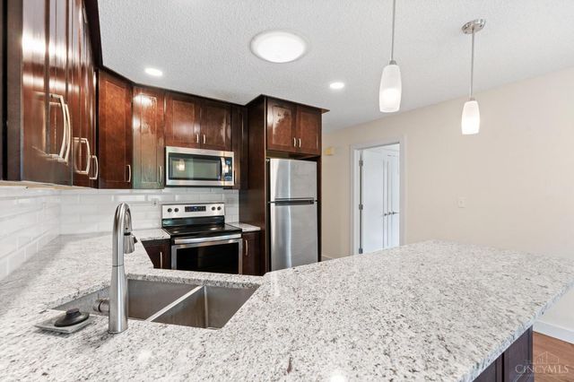 125 Park Meadows Drive, Yellow Springs, OH 45387