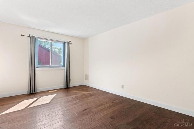 125 Park Meadows Drive, Yellow Springs, OH 45387
