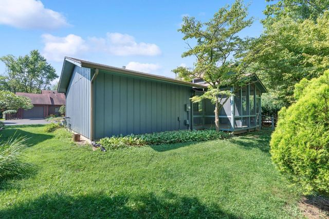 125 Park Meadows Drive, Yellow Springs, OH 45387