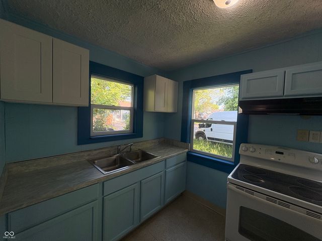 2827 E 18th Street, Indianapolis, IN 46218