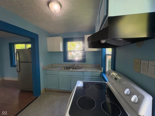 2827 E 18th Street, Indianapolis, IN 46218