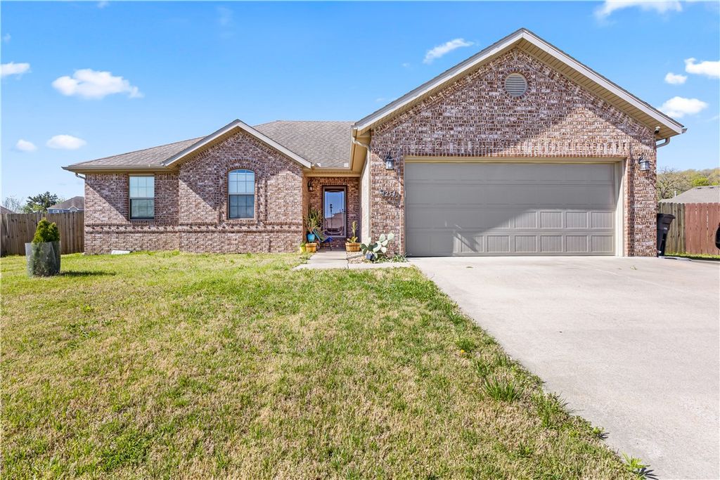 1254 Silver Oak Street, Elkins, AR 72727