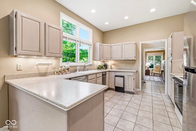 7884 Clearwater Parkway, Indianapolis, IN 46240