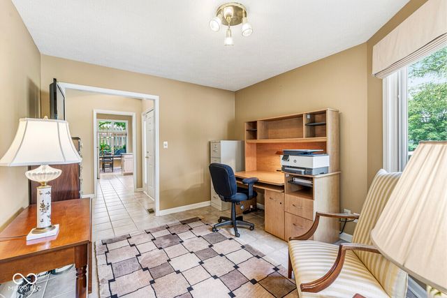 7884 Clearwater Parkway, Indianapolis, IN 46240