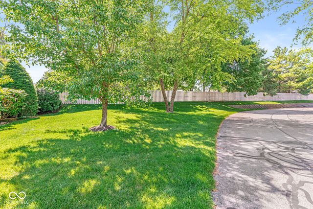 7884 Clearwater Parkway, Indianapolis, IN 46240