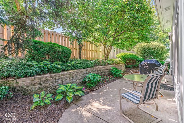 7884 Clearwater Parkway, Indianapolis, IN 46240
