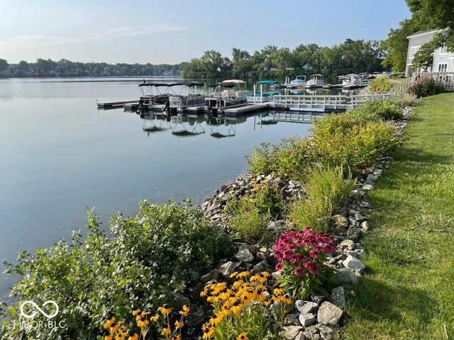 7884 Clearwater Parkway, Indianapolis, IN 46240