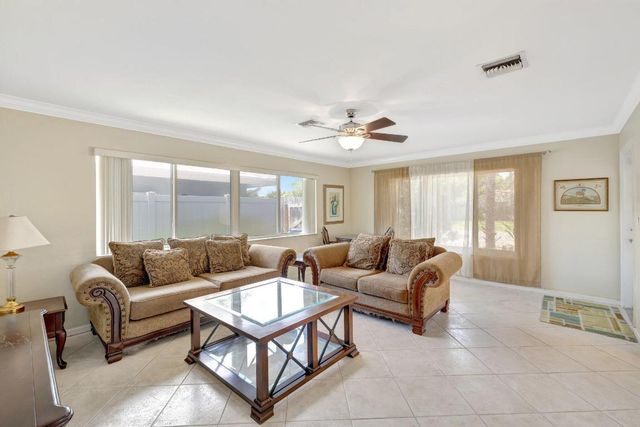 3792 NE 19th Avenue, Oakland Park, FL 33308