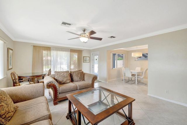 3792 NE 19th Avenue, Oakland Park, FL 33308