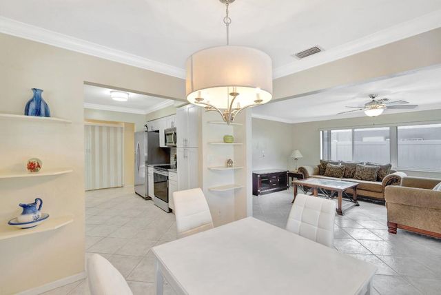 3792 NE 19th Avenue, Oakland Park, FL 33308