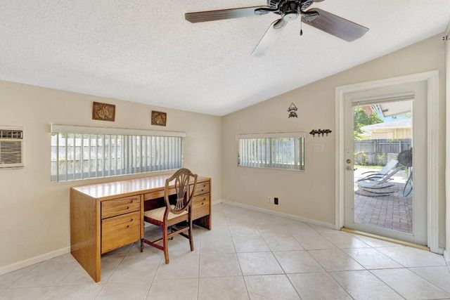 3792 NE 19th Avenue, Oakland Park, FL 33308