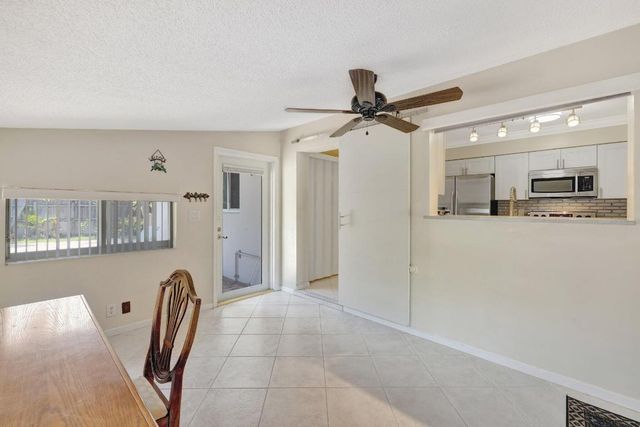 3792 NE 19th Avenue, Oakland Park, FL 33308