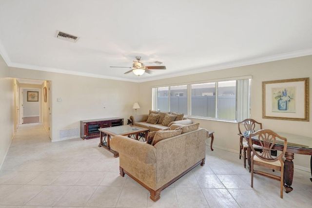 3792 NE 19th Avenue, Oakland Park, FL 33308