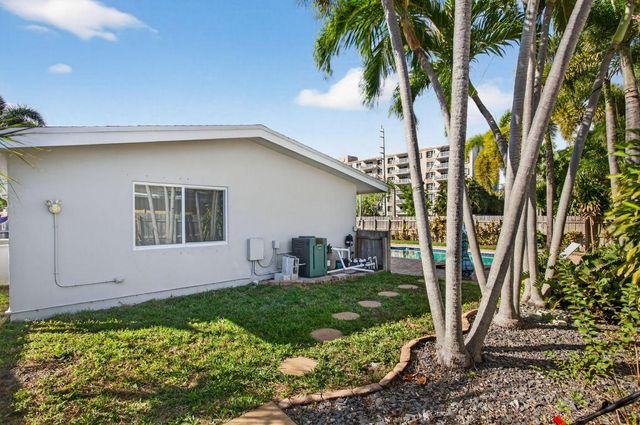 3792 NE 19th Avenue, Oakland Park, FL 33308