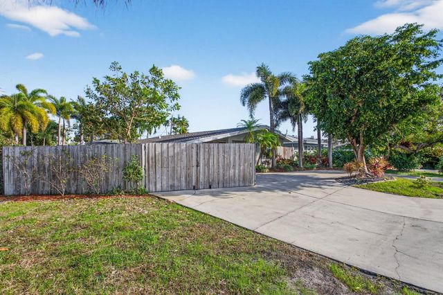 3792 NE 19th Avenue, Oakland Park, FL 33308