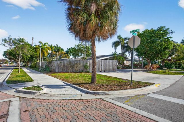 3792 NE 19th Avenue, Oakland Park, FL 33308