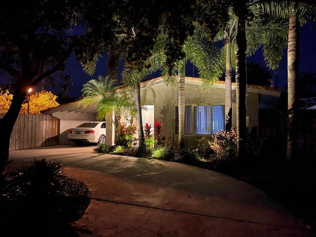 3792 NE 19th Avenue, Oakland Park, FL 33308