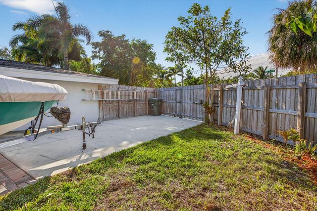 3792 NE 19th Avenue, Oakland Park, FL 33308