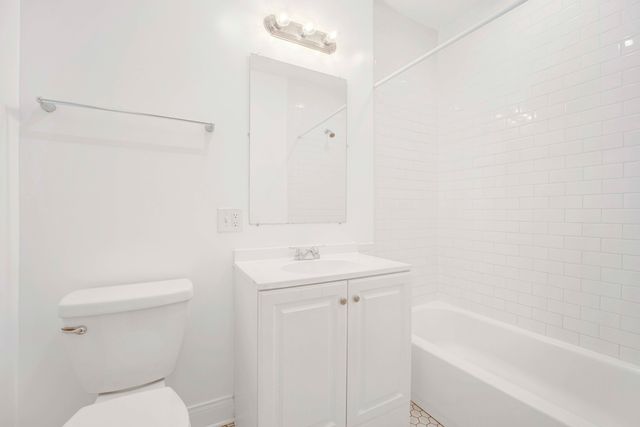 4406 W Altgeld Street 2, Chicago, IL 60639
