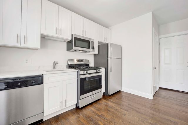 4406 W Altgeld Street 2, Chicago, IL 60639